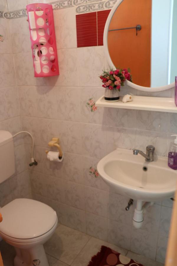 Beutifull View Of Batyam Apartman Bat Jám Kültér fotó